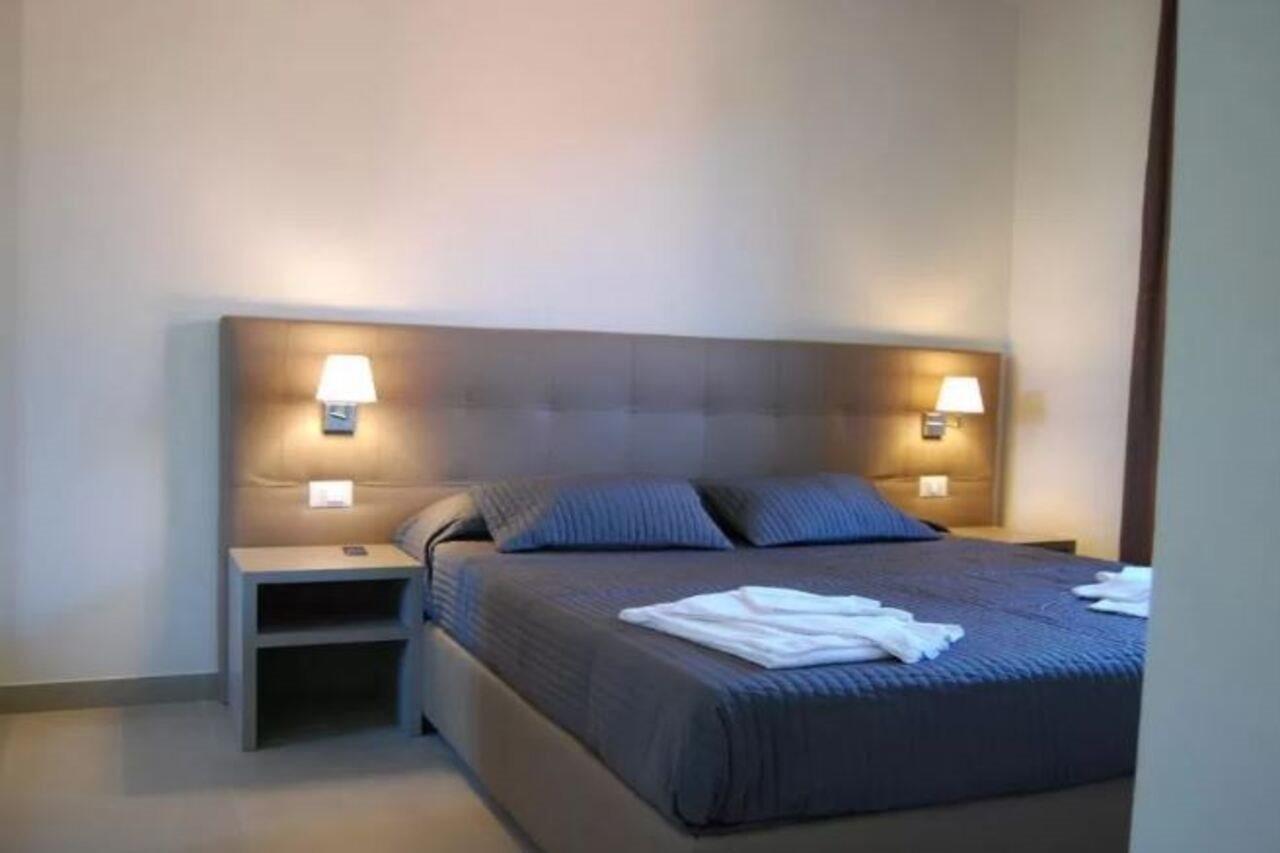 Aparthotel Residenze Al Colle Dei Pini Riccione Exterior foto