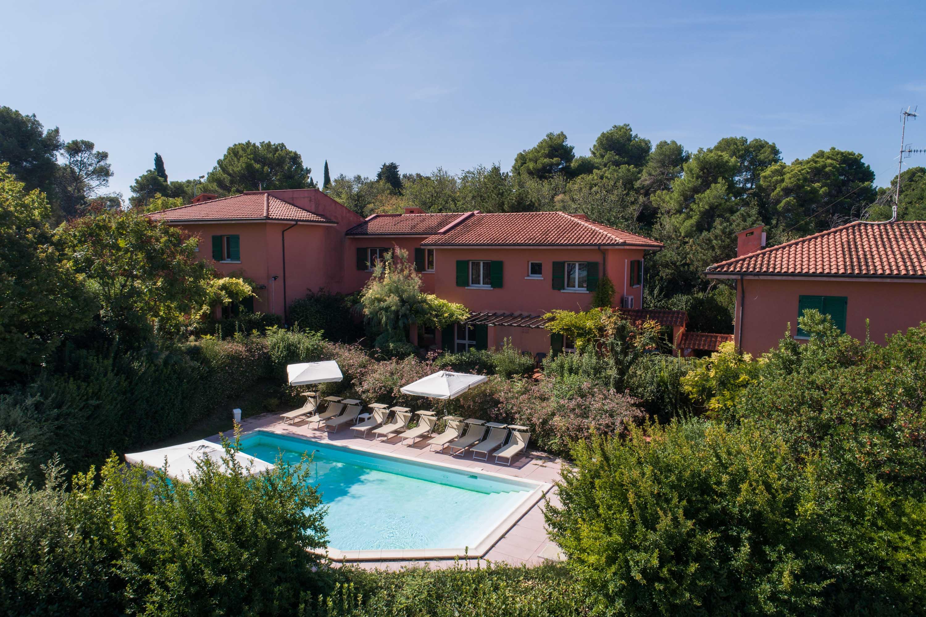Aparthotel Residenze Al Colle Dei Pini Riccione Exterior foto