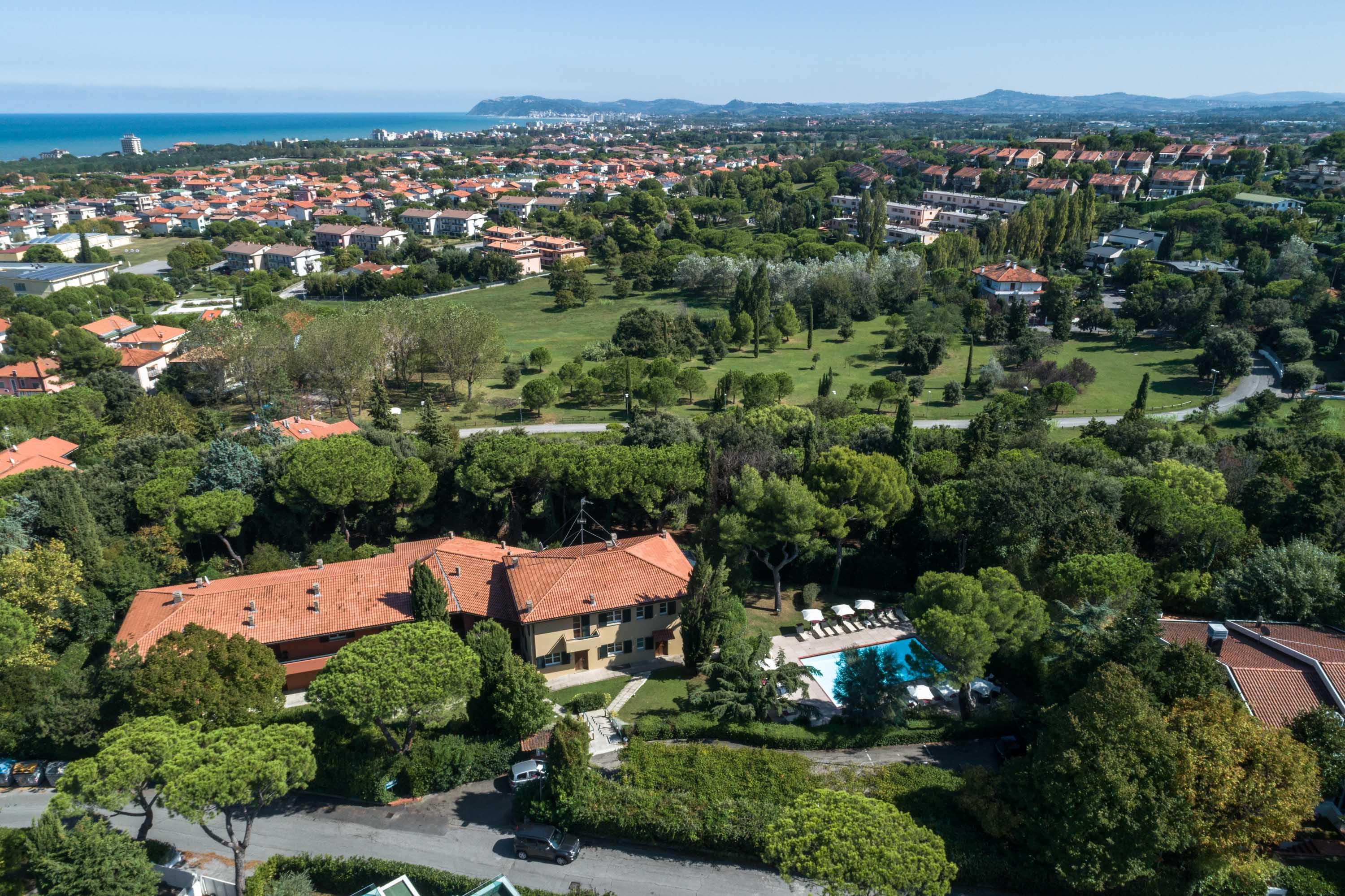 Aparthotel Residenze Al Colle Dei Pini Riccione Exterior foto