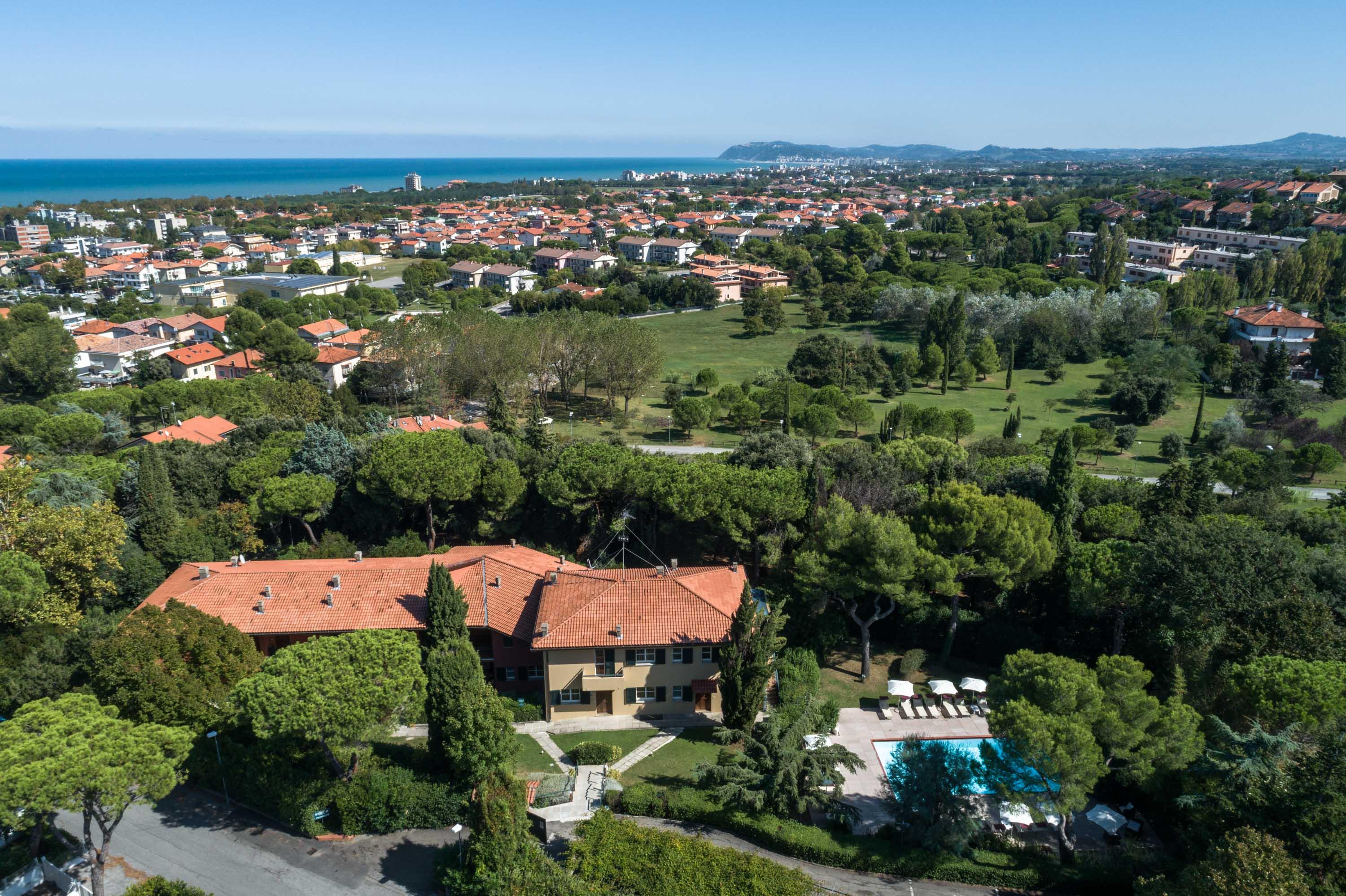 Aparthotel Residenze Al Colle Dei Pini Riccione Exterior foto