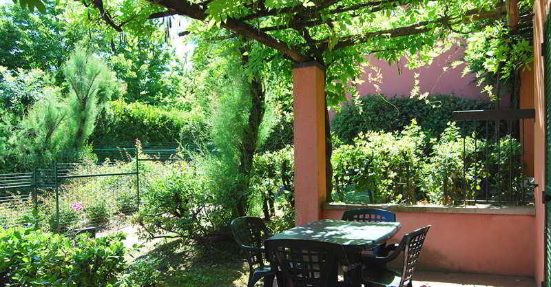 Aparthotel Residenze Al Colle Dei Pini Riccione Exterior foto